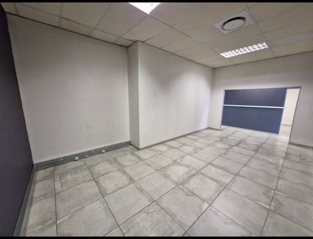 133M² OFFICE TO LET IN BARTLETT
